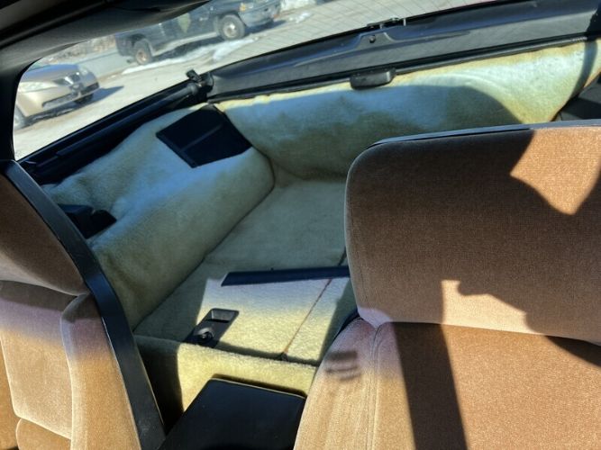 Chevrolet-Corvette-1985-Red-Tan-13