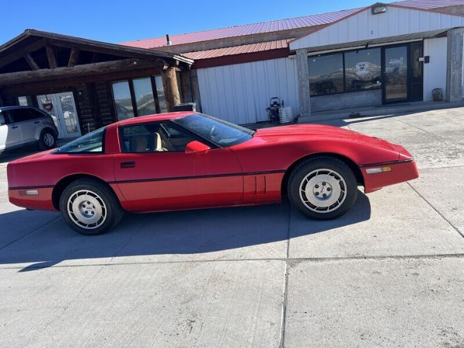 Chevrolet-Corvette-1985-Red-Tan-7