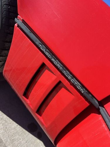 Chevrolet-Corvette-1985-Red-Tan-8