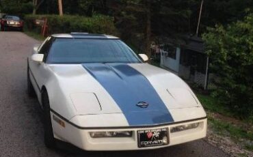 Chevrolet-Corvette-1985-White