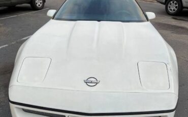 Chevrolet-Corvette-1985-White-Red