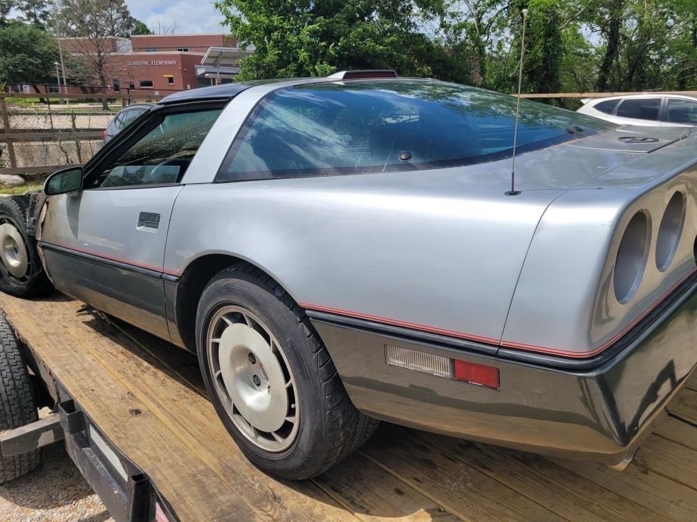 Chevrolet-Corvette-1986-3