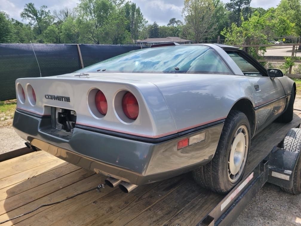 Chevrolet-Corvette-1986-4