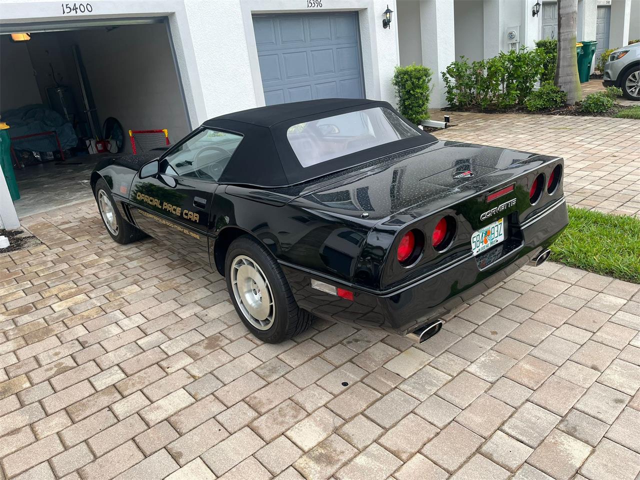 Chevrolet-Corvette-1986-Black-Beige-2