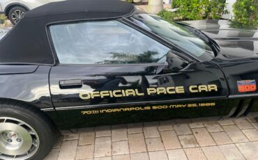 Chevrolet-Corvette-1986-Black-Beige-3