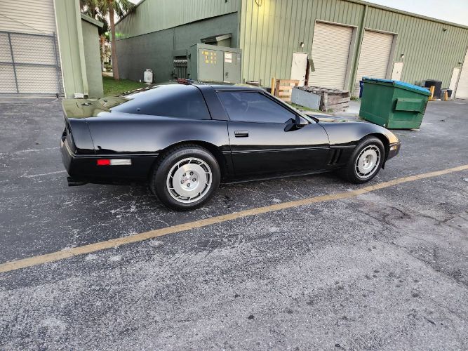 Chevrolet-Corvette-1986-Black-Gray-1