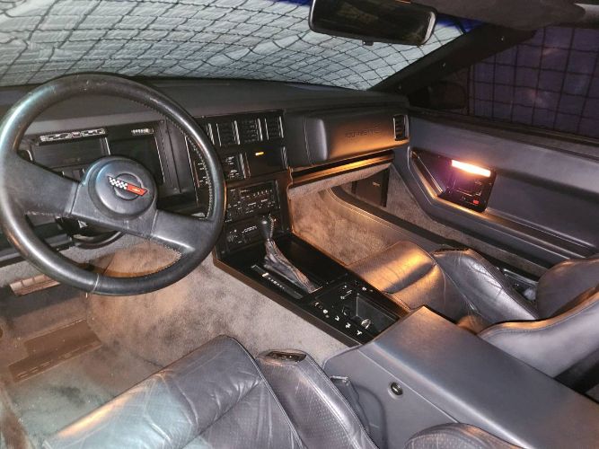 Chevrolet-Corvette-1986-Black-Gray-5