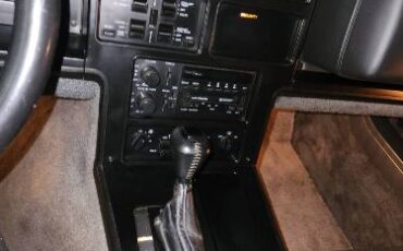Chevrolet-Corvette-1986-Black-Gray-6