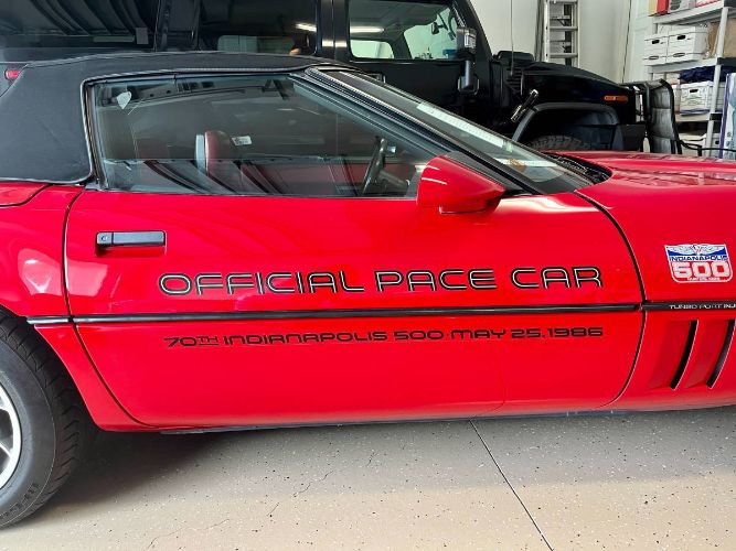 Chevrolet-Corvette-1986-Bright-Red-12