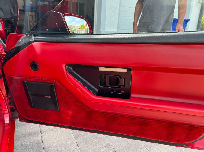 Chevrolet-Corvette-1986-Bright-Red-15