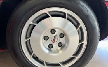 Chevrolet-Corvette-1986-Bright-Red-2