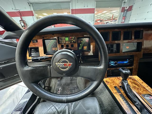 Chevrolet-Corvette-1986-Convertible-11