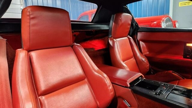 Chevrolet-Corvette-1986-Convertible-11