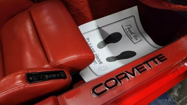 Chevrolet-Corvette-1986-Convertible-12
