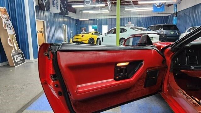 Chevrolet-Corvette-1986-Convertible-14