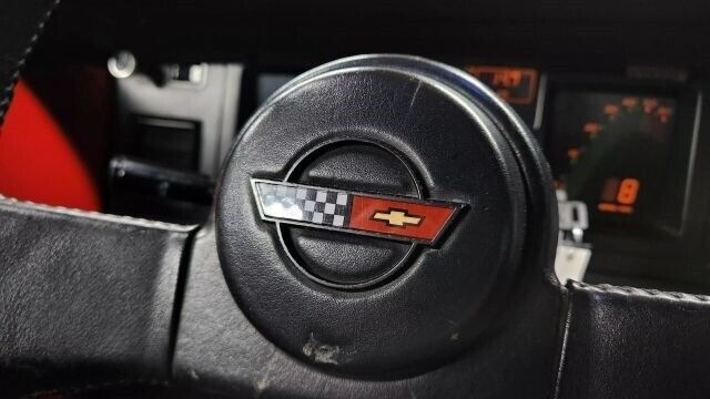 Chevrolet-Corvette-1986-Convertible-18
