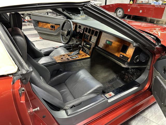 Chevrolet-Corvette-1986-Convertible-19