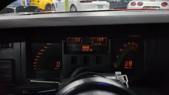 Chevrolet-Corvette-1986-Convertible-19
