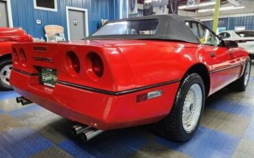 Chevrolet-Corvette-1986-Convertible-2