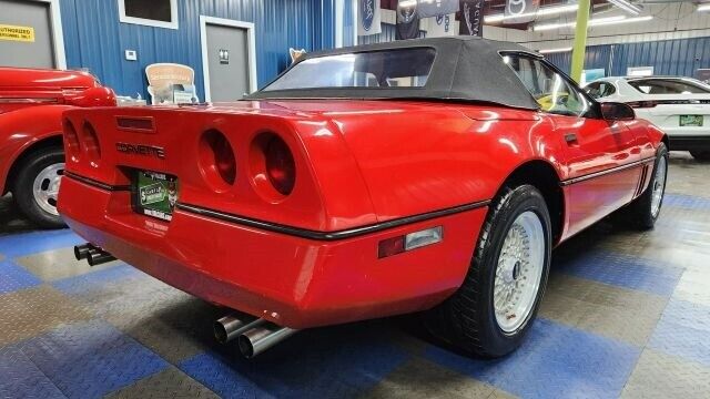 Chevrolet-Corvette-1986-Convertible-2