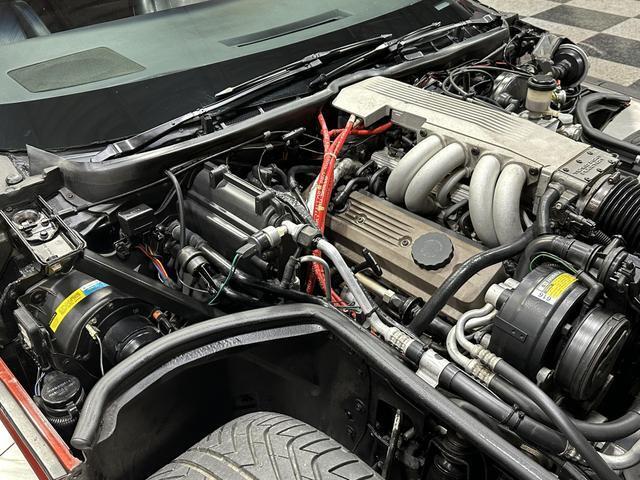 Chevrolet-Corvette-1986-Convertible-24