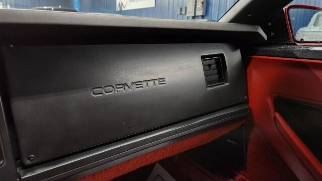 Chevrolet-Corvette-1986-Convertible-24