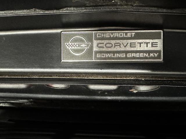 Chevrolet-Corvette-1986-Convertible-30