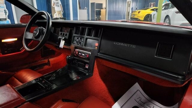 Chevrolet-Corvette-1986-Convertible-9