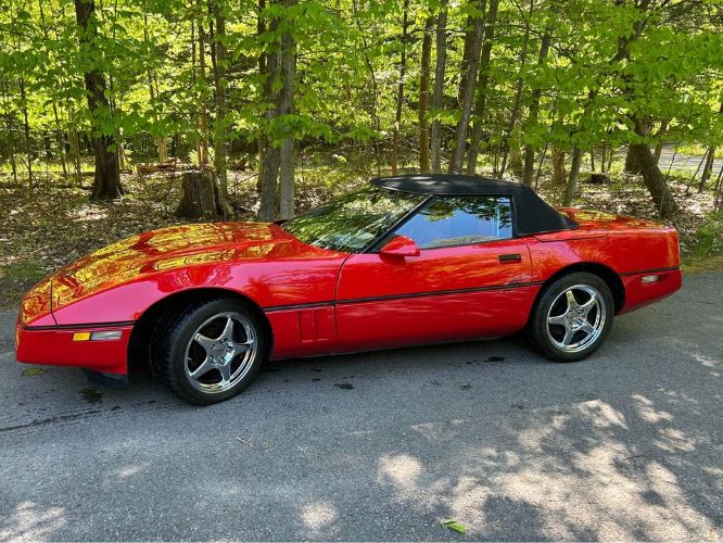 Chevrolet-Corvette-1986-Red-Red-Leather-3