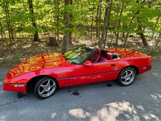 Chevrolet-Corvette-1986-Red-Red-Leather-4