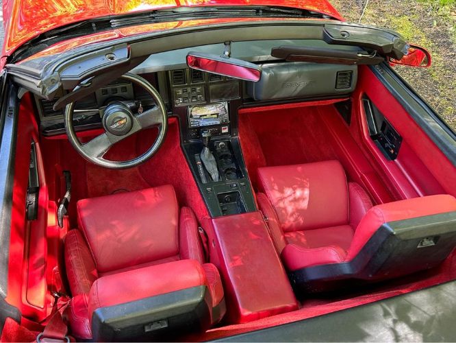 Chevrolet-Corvette-1986-Red-Red-Leather-7