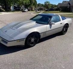 Chevrolet-Corvette-1987