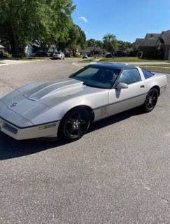 Chevrolet-Corvette-1987