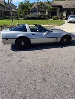 Chevrolet-Corvette-1987-4