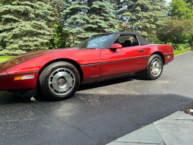 Chevrolet-Corvette-1987-9