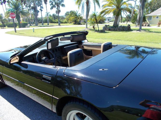 Chevrolet-Corvette-1987-Black-10