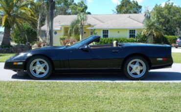 Chevrolet-Corvette-1987-Black-11