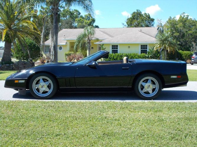 Chevrolet-Corvette-1987-Black-11