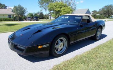 Chevrolet-Corvette-1987-Black-12