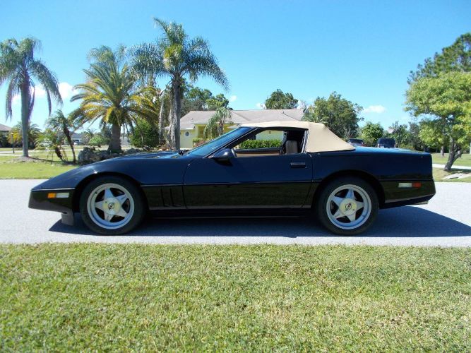 Chevrolet-Corvette-1987-Black-5
