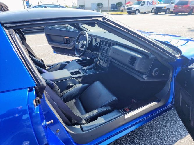 Chevrolet-Corvette-1987-Blue-12