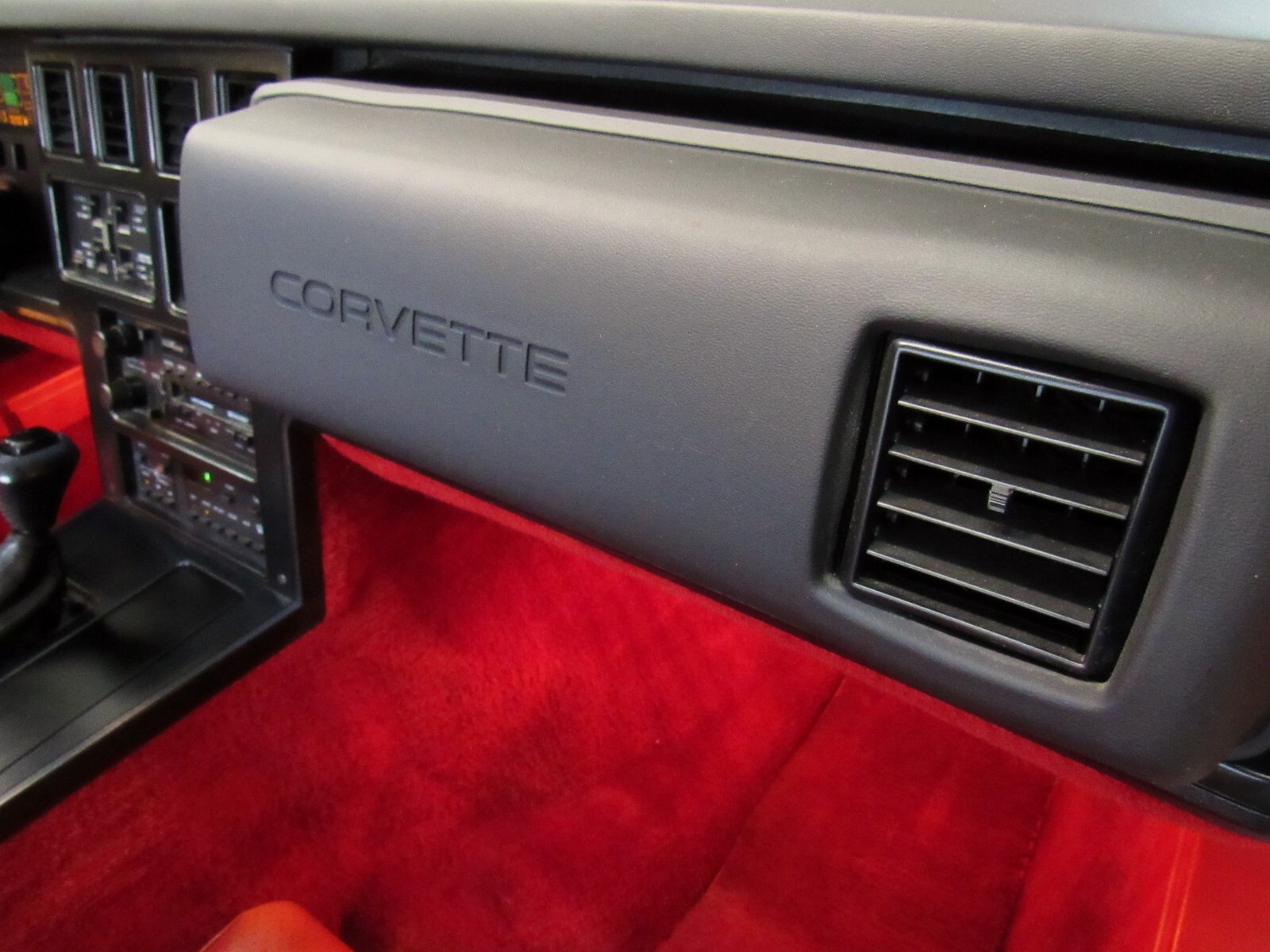 Chevrolet-Corvette-1987-Coupe-22