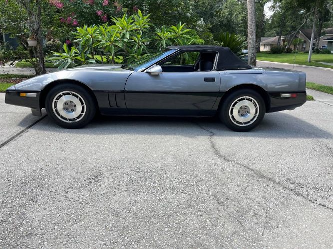 Chevrolet-Corvette-1987-Dark-Gray-MetallicB-Gray-Houndstooth-22