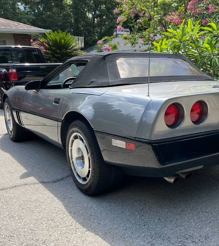 Chevrolet-Corvette-1987-Dark-Gray-MetallicB-Gray-Houndstooth-3