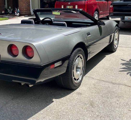 Chevrolet-Corvette-1987-Dark-Gray-MetallicB-Gray-Houndstooth-5