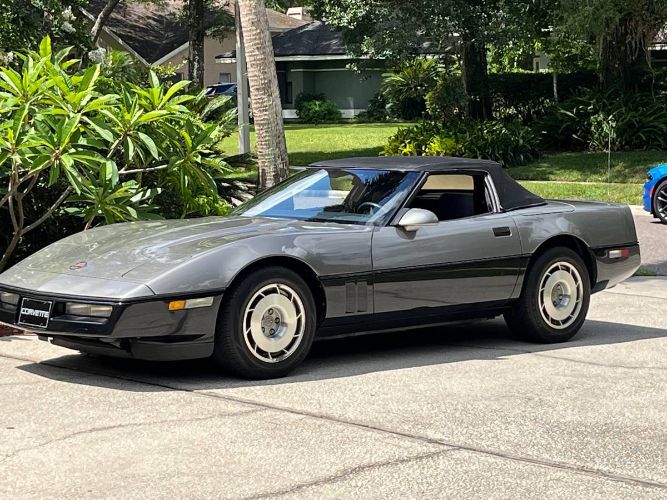 Chevrolet-Corvette-1987-Dark-Gray-MetallicB-Gray-Houndstooth