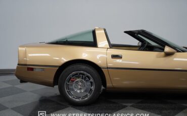 Chevrolet-Corvette-1987-Gold-Metallic-Saddle-1