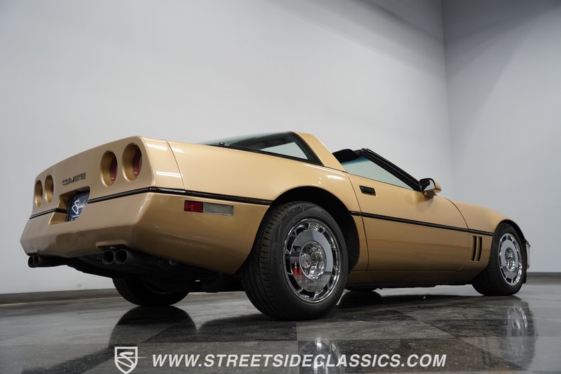 Chevrolet-Corvette-1987-Gold-Metallic-Saddle-11