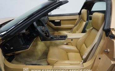 Chevrolet-Corvette-1987-Gold-Metallic-Saddle-18