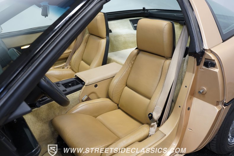 Chevrolet-Corvette-1987-Gold-Metallic-Saddle-19